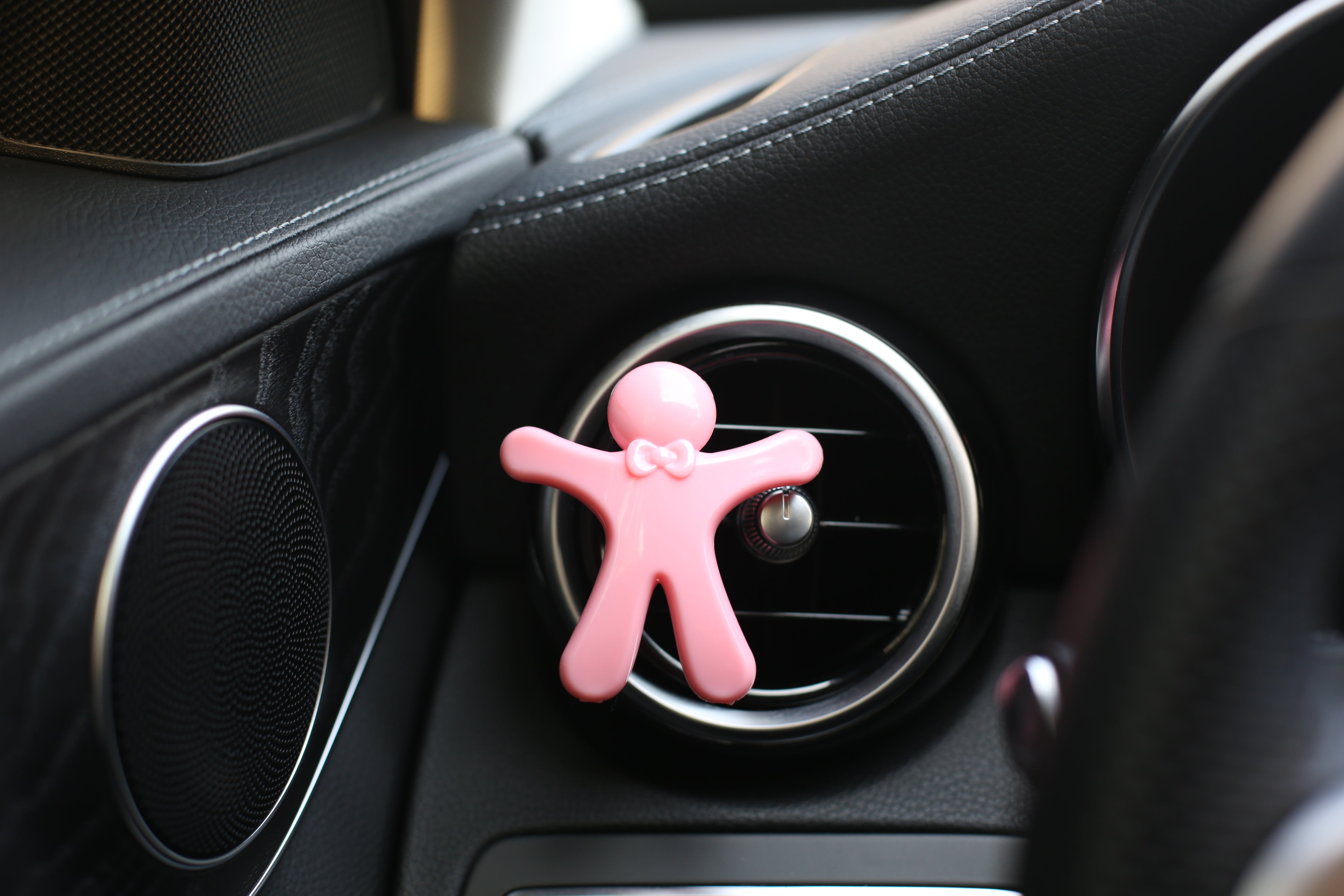 how-to-choose-the-right-car-perfume